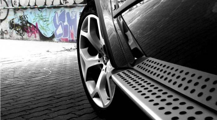 Teszt: BMW X5 4,8i 9 | Vezess Fellépősdi