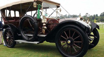 Autóroncs 300 millióért