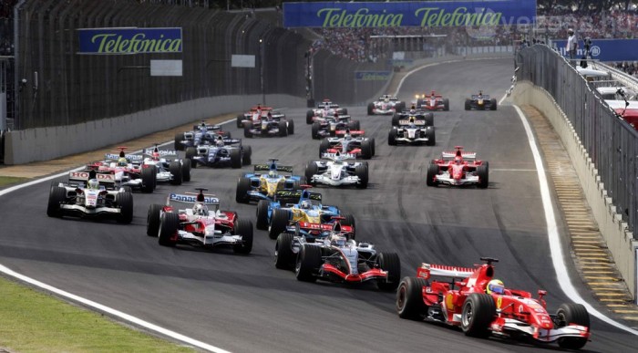 Räikkönen az aszfaltozókban bízhat 8 A célegyenes végén lehet előzni