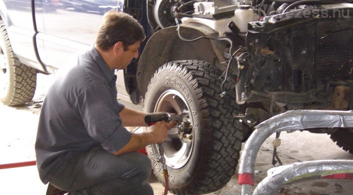 Márkaszerviz, vagy Mekkmester? 6 | Vezess Márkaszerviz, vagy Mekkmester? 6