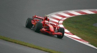 Kimi az élen, Alonso sehol