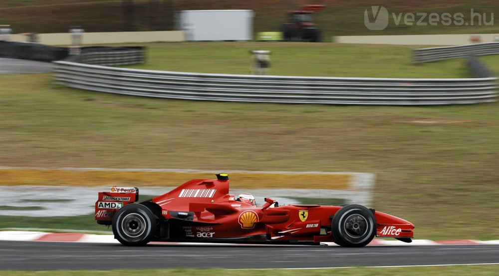 Az esélytelen Ferrari az élen 20