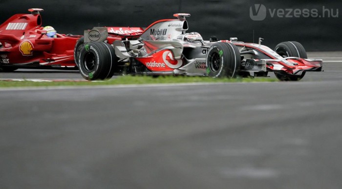 Az esélytelen Ferrari az élen 8 | Vezess Alonso lemardat a többiektől