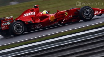 Az esélytelen Ferrari az élen