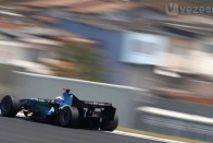 Button és Barrichello is idő elött búcsúzott