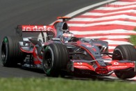 Alonso nem bírt a Ferrarikkal