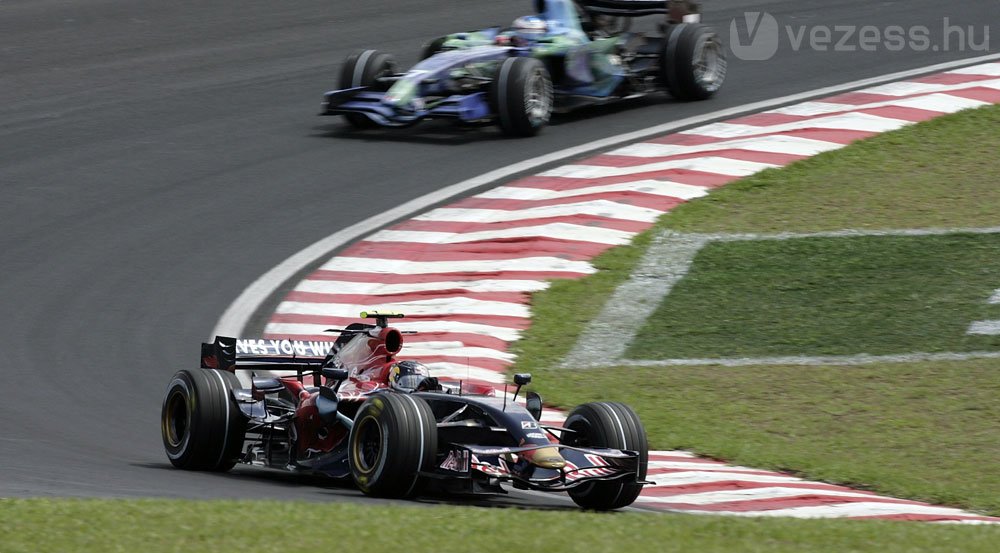 Räikkönen nyert és világbajnok 35