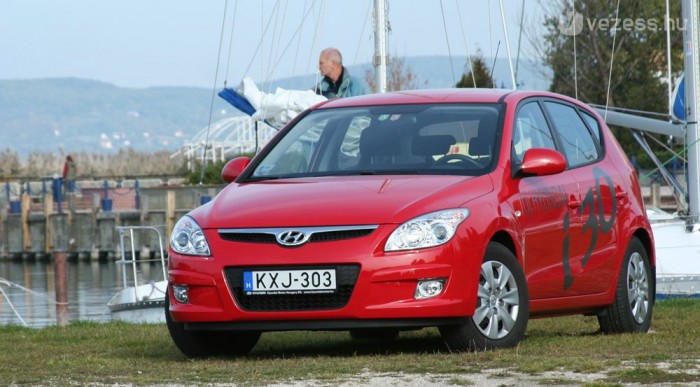 Beckhamné vagy Robbie Williams? 9 | Vezess Kár a 9 literes fogyasztásért