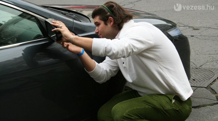 A tükör biztosan kuka