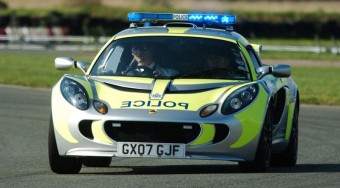 Sportkocsi a rendőröknek