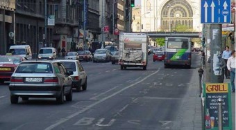 Buszokkal az autósok ellen