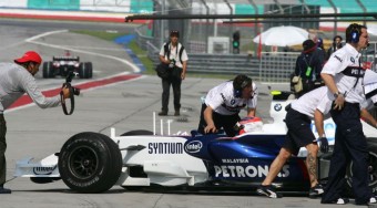 A BMW is a McLarent támadja