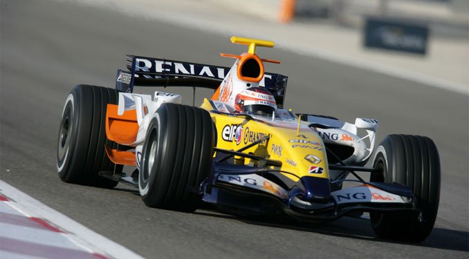 Alonso jön, repülnek a Renault-pilóták 68