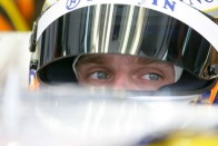 Alonso jön, repülnek a Renault-pilóták 153