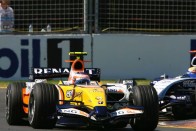 Alonso jön, repülnek a Renault-pilóták 118