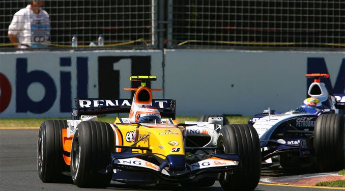 Alonso jön, repülnek a Renault-pilóták 29