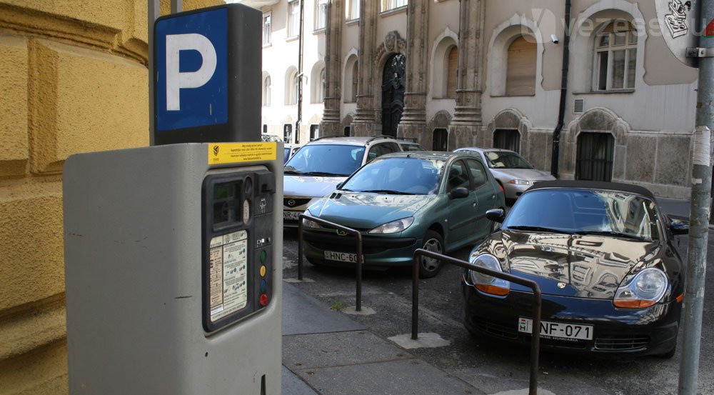 Egy csaló is büntet a parkolásért 14