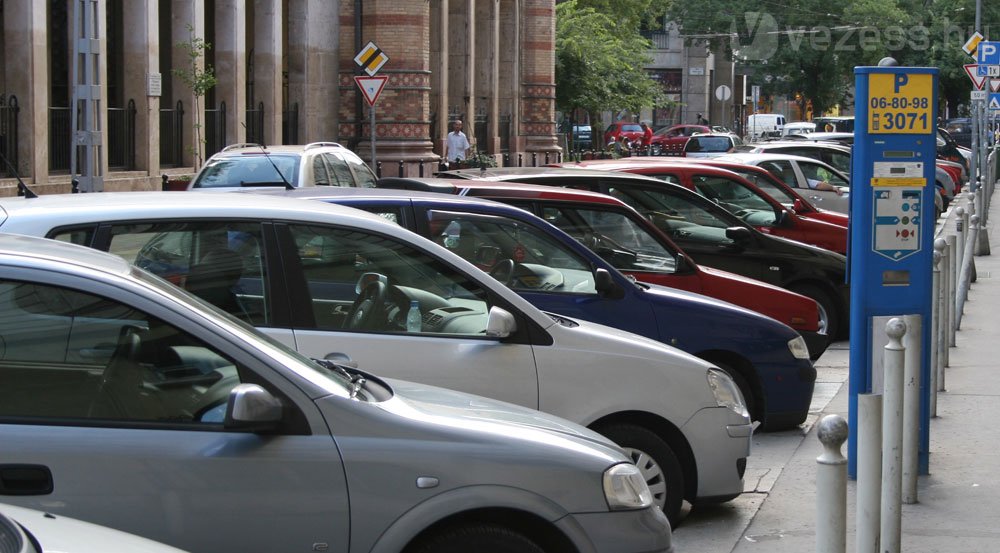 Egy csaló is büntet a parkolásért 17