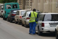 Egy csaló is büntet a parkolásért 38