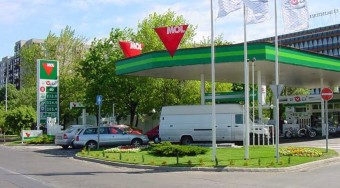 Csúcsra tör a benzinár