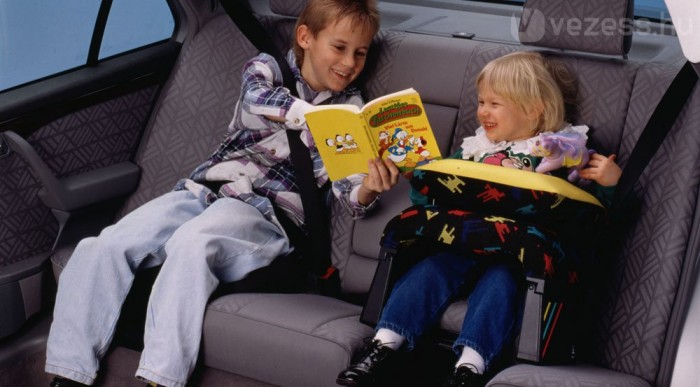 300-an nem halnának meg övvel 3 | Vezess A gyerekek is be kell kötni