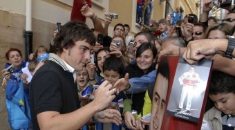 Holnap leszerződhet Alonso