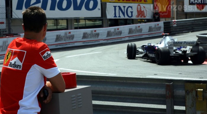 Unalamas a pálya szélén