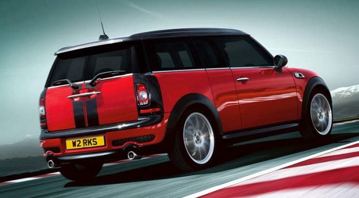 Sportváltozat a MINI Clubmanből is 3 | Vezess Karbon díszítőelemekkel