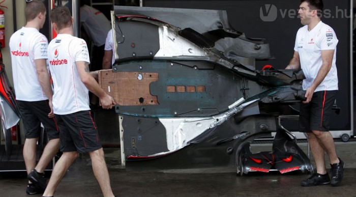 Mi van a ruha alatt?