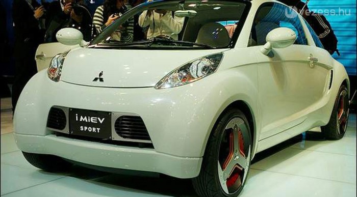 Három villanymotorja is van az iMIEV Sportnak