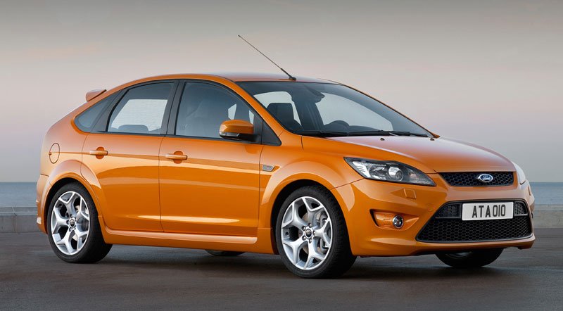 Új Ford Focus ST és kombi 12