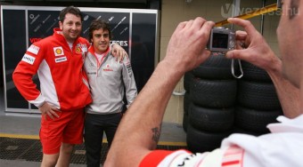 Alonso a Ferrarihoz tart?