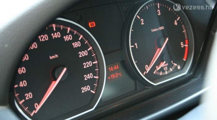 120 a maximum a szabványos sofőrrel