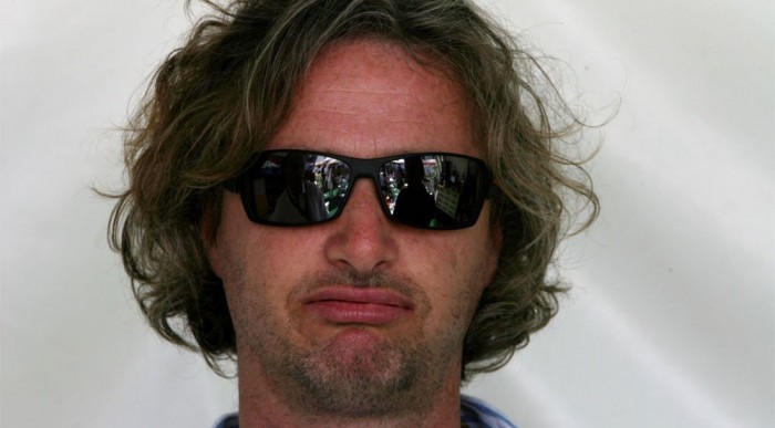 Hová tűnt Damon Hill?! 10 | Vezess Irvine milliomos aranyifjú és ingatlancápa