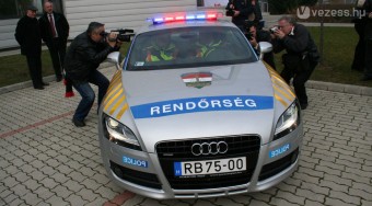 Brutális autó a rendőrségnél