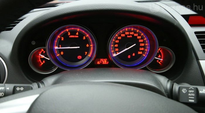 Fehérek mindenekfelett 11 | Vezess Kékség