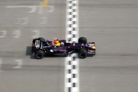 A Red Bull a Renault-verné meg 76