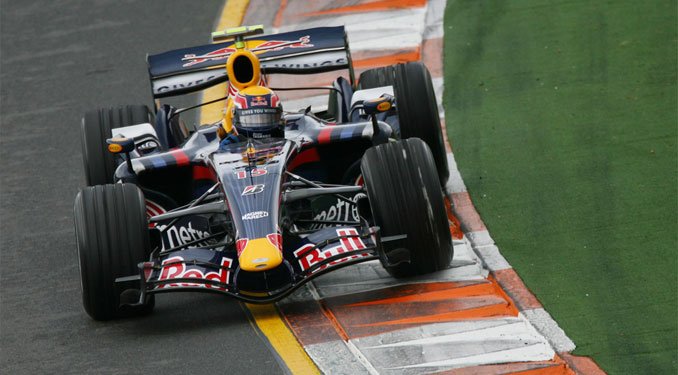 A Red Bull a Renault-verné meg 17