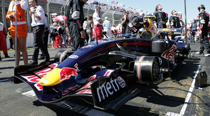 A Red Bull a Renault-verné meg 10