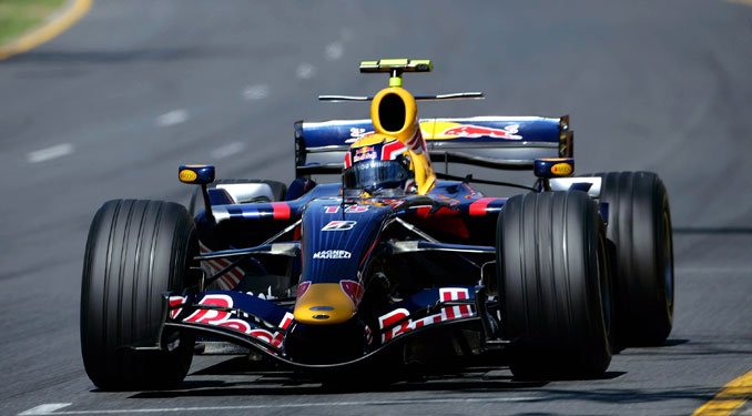 A Red Bull a Renault-verné meg 12