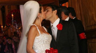 Massa örökre leszerződött