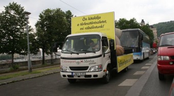 Még a héten kitilthatják a kamionokat