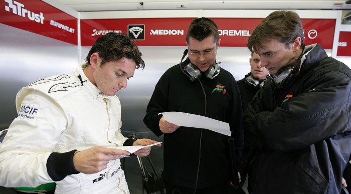 10 milliót ér a Force India-ülés 6 | Vezess Pár napon belül minden kiderül