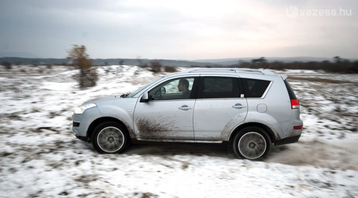 A hátsó kerekek kirántják a bajból