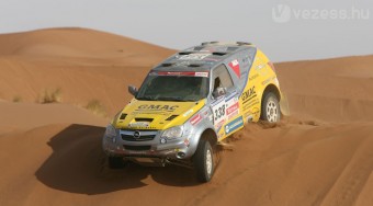 Szalay motorosokkal megy a Dakarra