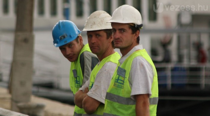 Elkészült, de rögtön felbontjuk