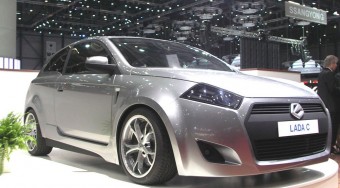 A Renault bevásárol a Ladánál