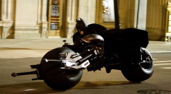 Batman brutális motorja