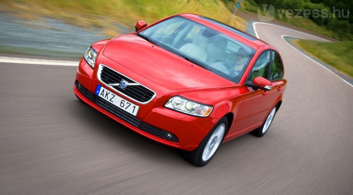50 ezer Volvo gyulladhat ki 3 | Vezess Az S40, C30 és V50 modelleket érinti