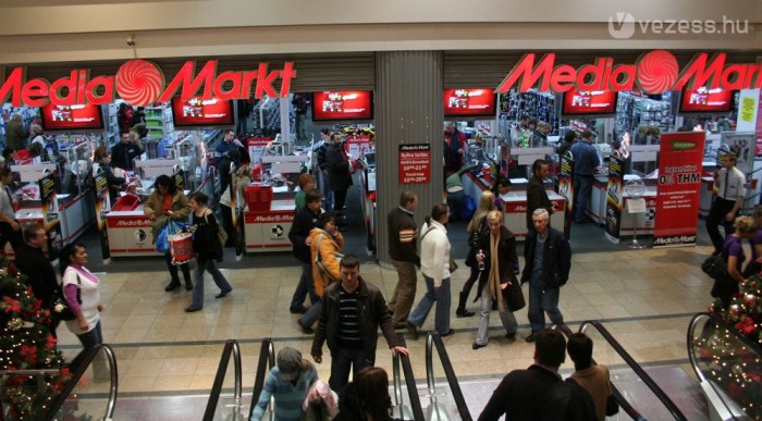 Pörögnek a fogyasztási hitelek 